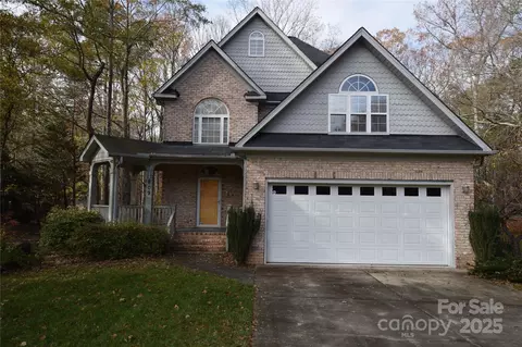 809 Pine Forest Rd, Charlotte, NC 28214