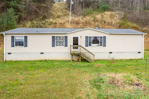 141 Thomas Branch Rd, Marshall, NC 28753 photo 2