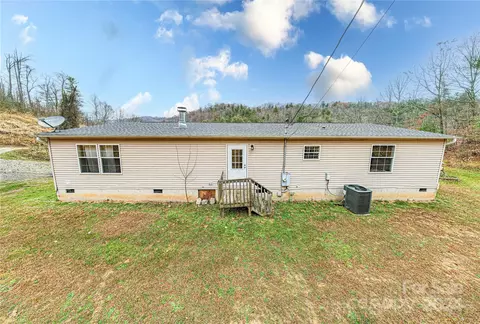 141 Thomas Branch Rd, Marshall, NC 28753 photo 4
