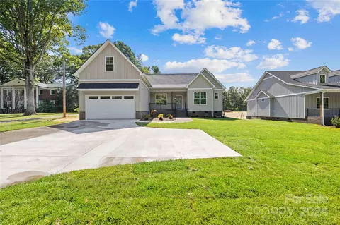 1021 York Rd, Kings Mountain, NC 28086