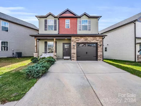 94 Cardwell Ln, Fletcher, NC 28732