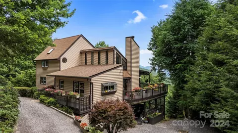 32 Hickory Forest Rd, Fairview, NC 28730