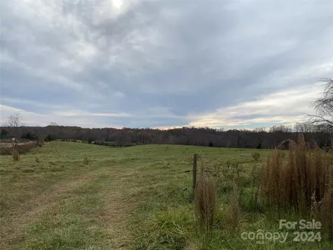 62 Ac Pioneer Rd, Harmony, NC 28634