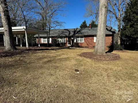 323 Breslin St, Wadesboro, NC 28170