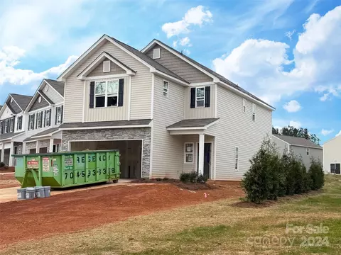 7310 Greenrock Ct, Charlotte, NC 28215