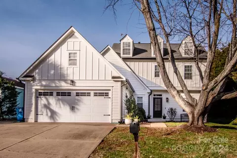 210 S Haven Dr, Mooresville, NC 28117