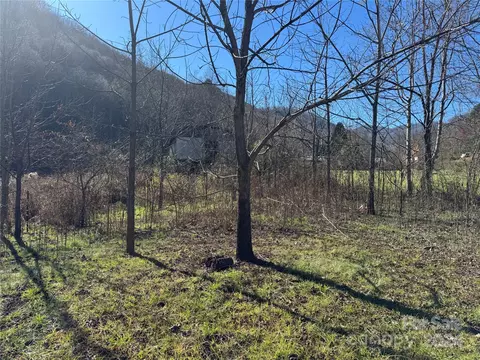 303 Warren Creek Rd, Candler, NC 28715