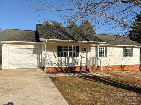 161 Westscott Dr, Statesville, NC 28625