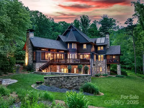 51 Robinhood Rd, Asheville, NC 28804