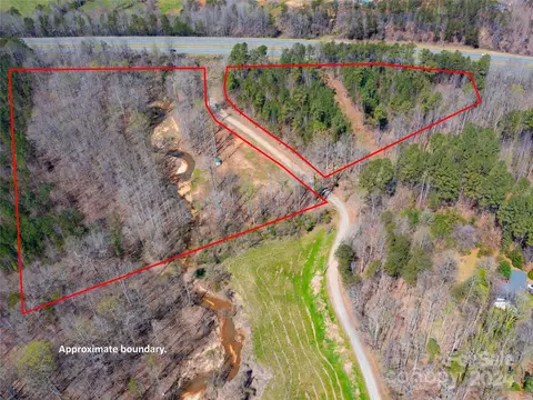 265 Medicine Mine Rd, Columbus, NC 28722