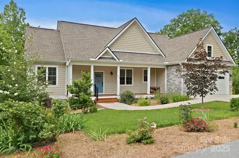 73 Wisdom Cove Rd, Flat Rock, NC 28731