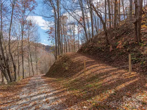 00 Mcnary 8 Dr #8, Clyde, NC 28721
