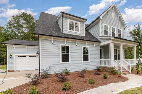562 Shepherd Ln, Clover, SC 29710