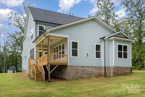 Exterior - 562 Shepherd Ln, Clover, SC 29710 photo 5 of 9