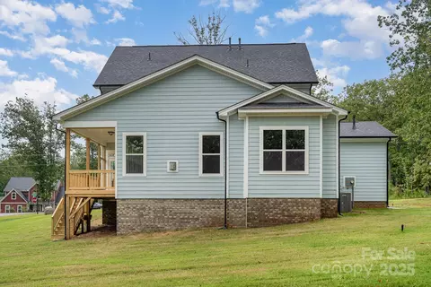 Exterior - 562 Shepherd Ln, Clover, SC 29710 photo 4 of 9