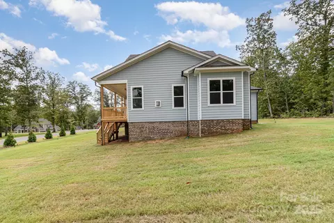 Exterior - 562 Shepherd Ln, Clover, SC 29710 photo 6 of 9