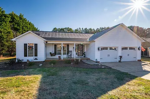 112 Henry Putnam Dr, Cherryville, NC 28021