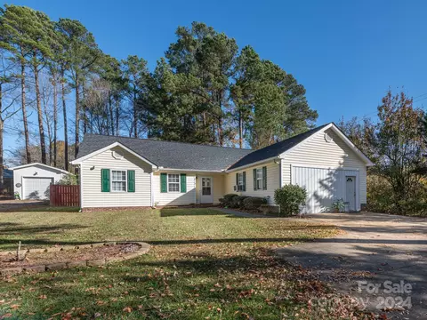 7909 Lawyers Rd, Charlotte, NC 28227