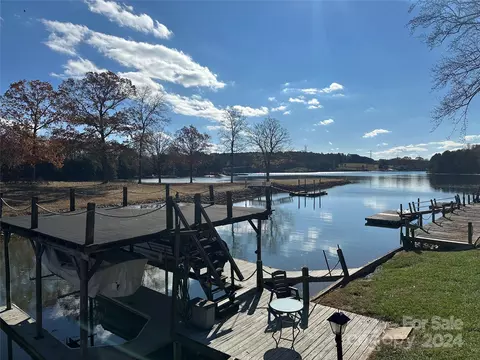 4550 Enoch Dr, Sherrills Ford, NC 28673 photo 2