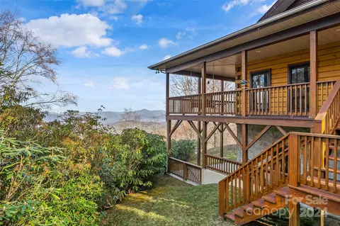 1388 Harrietts Trl, Waynesville, NC 28786