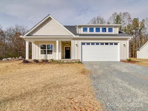 1140 Forest Dr, Marshville, NC 28103