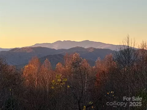 1021 Pleasant Ridge Trl, Lenoir, NC 28645