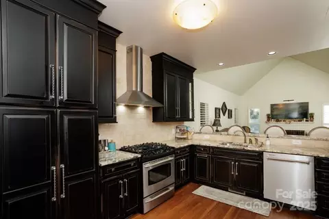 Kitchen - 215 Hobbs St, Davidson, NC 28036 photo 1 of 2