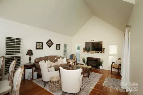 Living - 215 Hobbs St, Davidson, NC 28036 photo 1 of 2