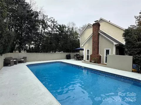 Exterior - 215 Hobbs St, Davidson, NC 28036 photo 4 of 5