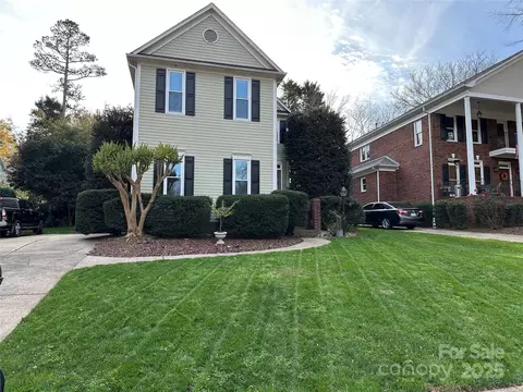 Exterior - 215 Hobbs St, Davidson, NC 28036 photo 2 of 5