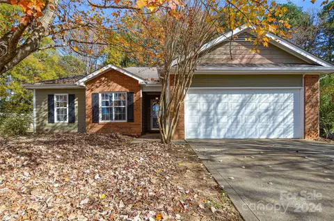 5900 White Cliffs Dr, Monroe, NC 28110