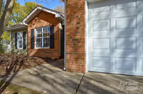 5900 White Cliffs Dr, Monroe, NC 28110 photo 4