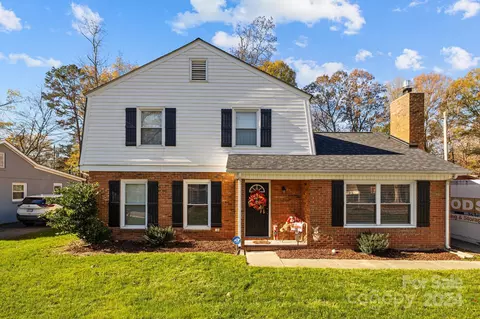 15816 Fairfield Dr, Matthews, NC 28104