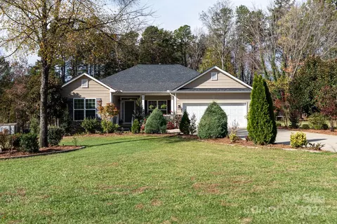 14425 Beatties Ford Rd, Huntersville, NC 28078