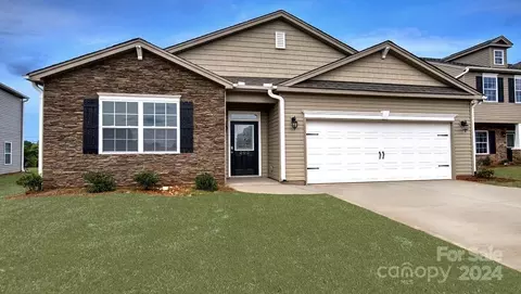 114 Ashelyn Park Dr, Fletcher, NC 28732