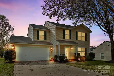 3923 Bitterroot Ct, Charlotte, NC 28269