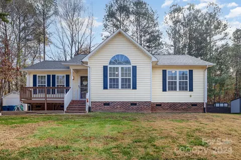 3413 Mooring Pl, Sherrills Ford, NC 28673