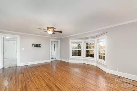 Living - 407 King St, Monroe, NC 28110 photo 2 of 3