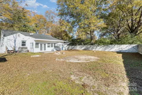 Exterior - 407 King St, Monroe, NC 28110 photo 4 of 5