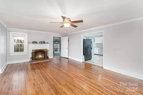 Living - 407 King St, Monroe, NC 28110 photo 1 of 3