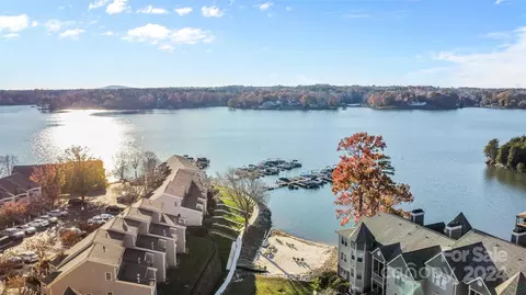14610 Waterside Dr, Charlotte, NC 28278