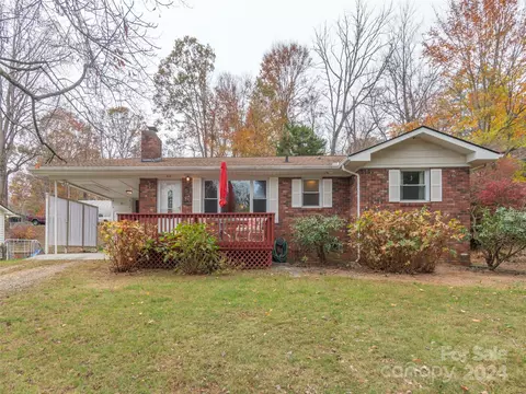 219 Northeast Ave, Swannanoa, NC 28778