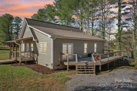 57 Cora Way, Flat Rock, NC 28731