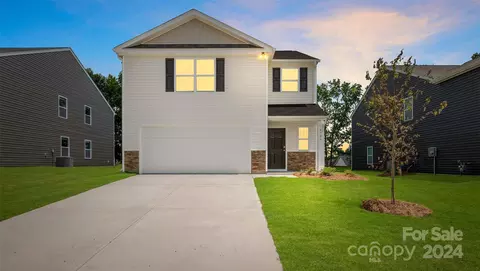 1013 20th Avenue Se Loop SE, Hickory, NC 28602