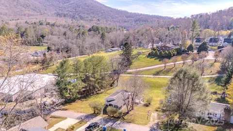 View/Area - 111 Le-an-hurst Rd, Asheville, NC 28803 photo 3 of 3