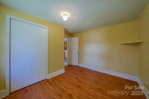 Bedroom - 111 Le-an-hurst Rd, Asheville, NC 28803 photo 2 of 3