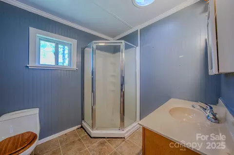 Bath - 111 Le-an-hurst Rd, Asheville, NC 28803 photo 2 of 2