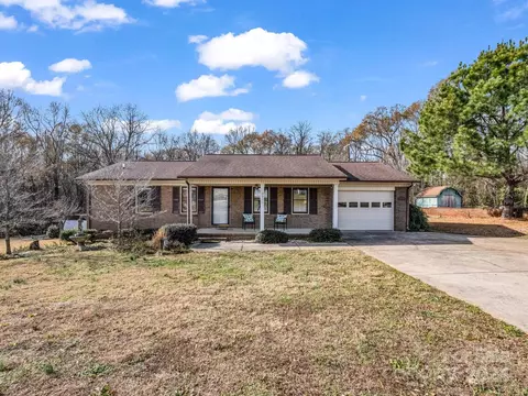910 Tait St, Lincolnton, NC 28092