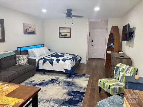 160 Whitney 20 Blvd #20, Lake Lure, NC 28746
