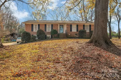 7914 Rainbow Dr, Charlotte, NC 28227